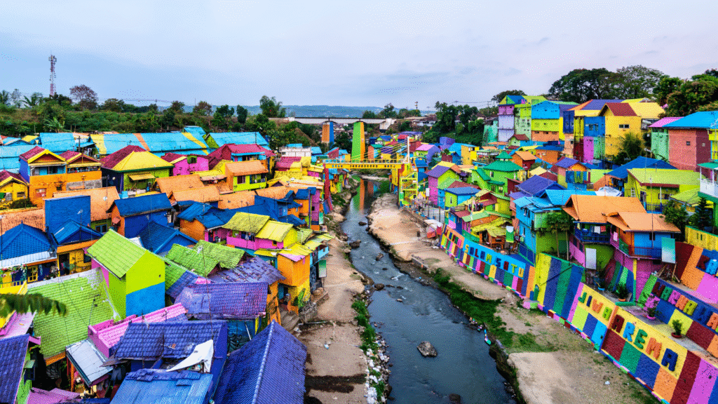 7. Kampung Warna‑Warni Jodipan – Malang, Indonesia
