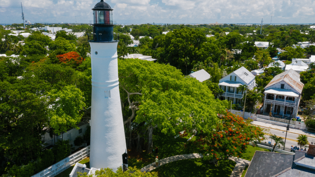 10 Breathtaking Islands in the United States