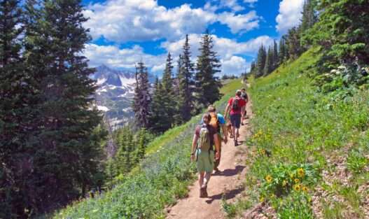 10 Best Hiking Trails in West Coast for Spring Getaway