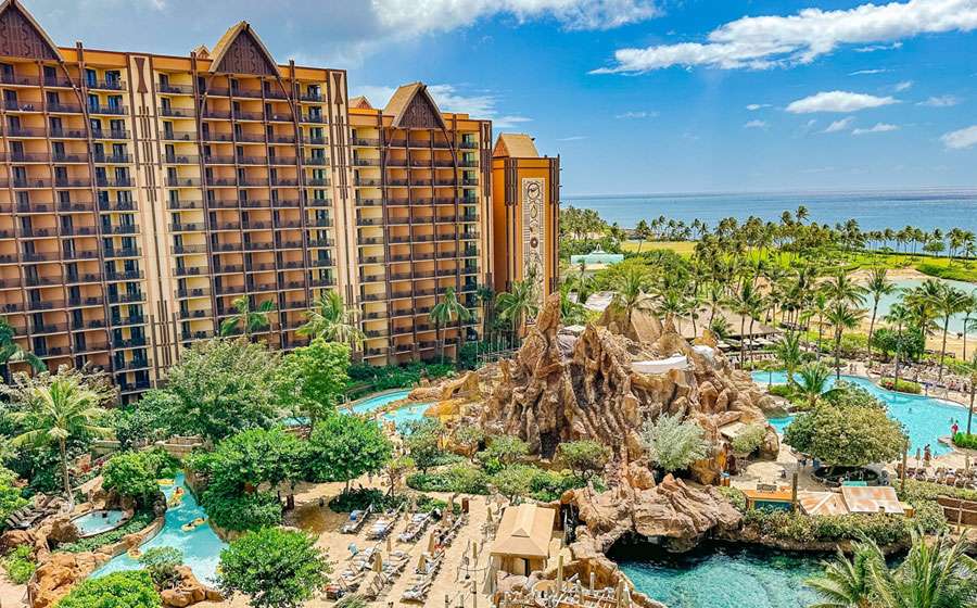 12 Best Lazy River Resorts in the USA