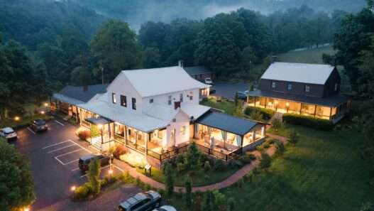 10 Historic Inns in America That Have Been Open for Over 200 Years