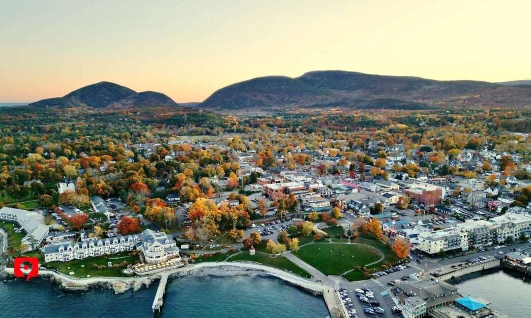 10 Best Small Towns for a Fall Weekend Getaway