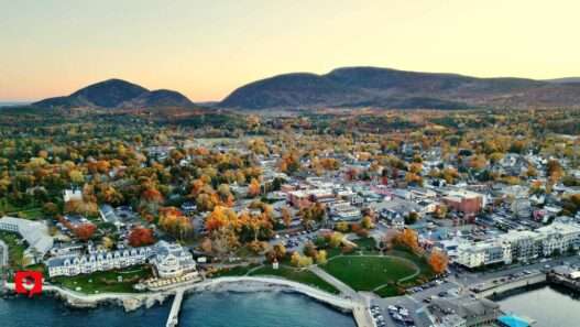 10 Best Small Towns for a Fall Weekend Getaway