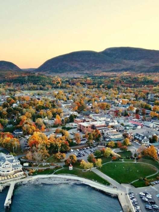 10 Best Small Towns for a Fall Weekend Getaway
